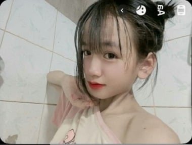 Vo thi thu trang имеет огромную грудь и большую задницу